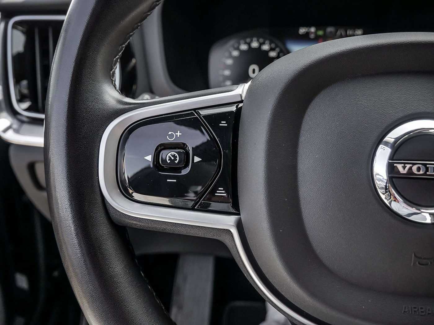 Volvo  T8 Recharge Plus Dark AWD KAMERA H/K LED