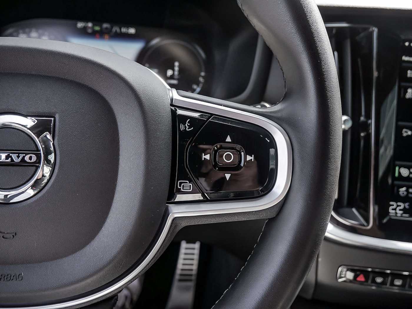 Volvo  T8 Recharge Plus Dark AWD KAMERA H/K LED