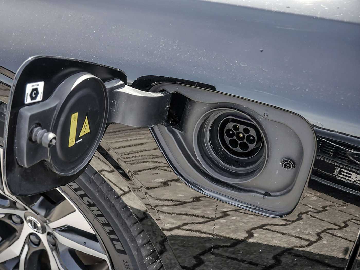 Volvo  T8 Recharge Plus Dark AWD KAMERA H/K LED