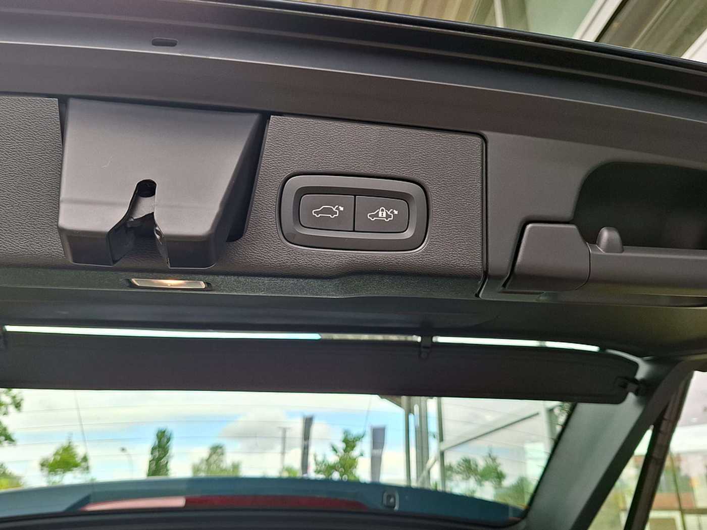 Volvo  T8 Recharge Inscription HGSD FACEL. LED
