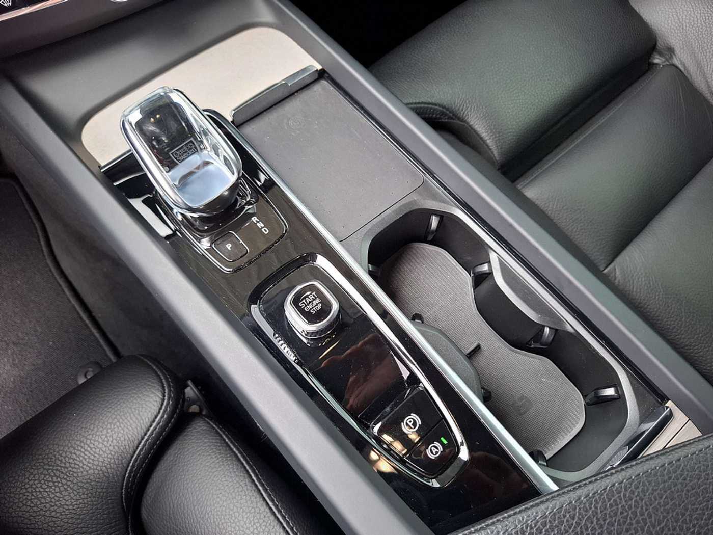 Volvo  T8 Recharge Inscription HGSD FACEL. LED