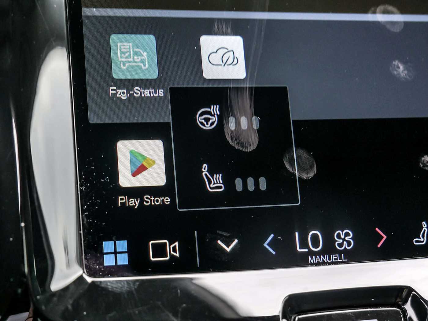 Volvo  B4 Plus Dark KAMERA FACEL. STANDHZ LED