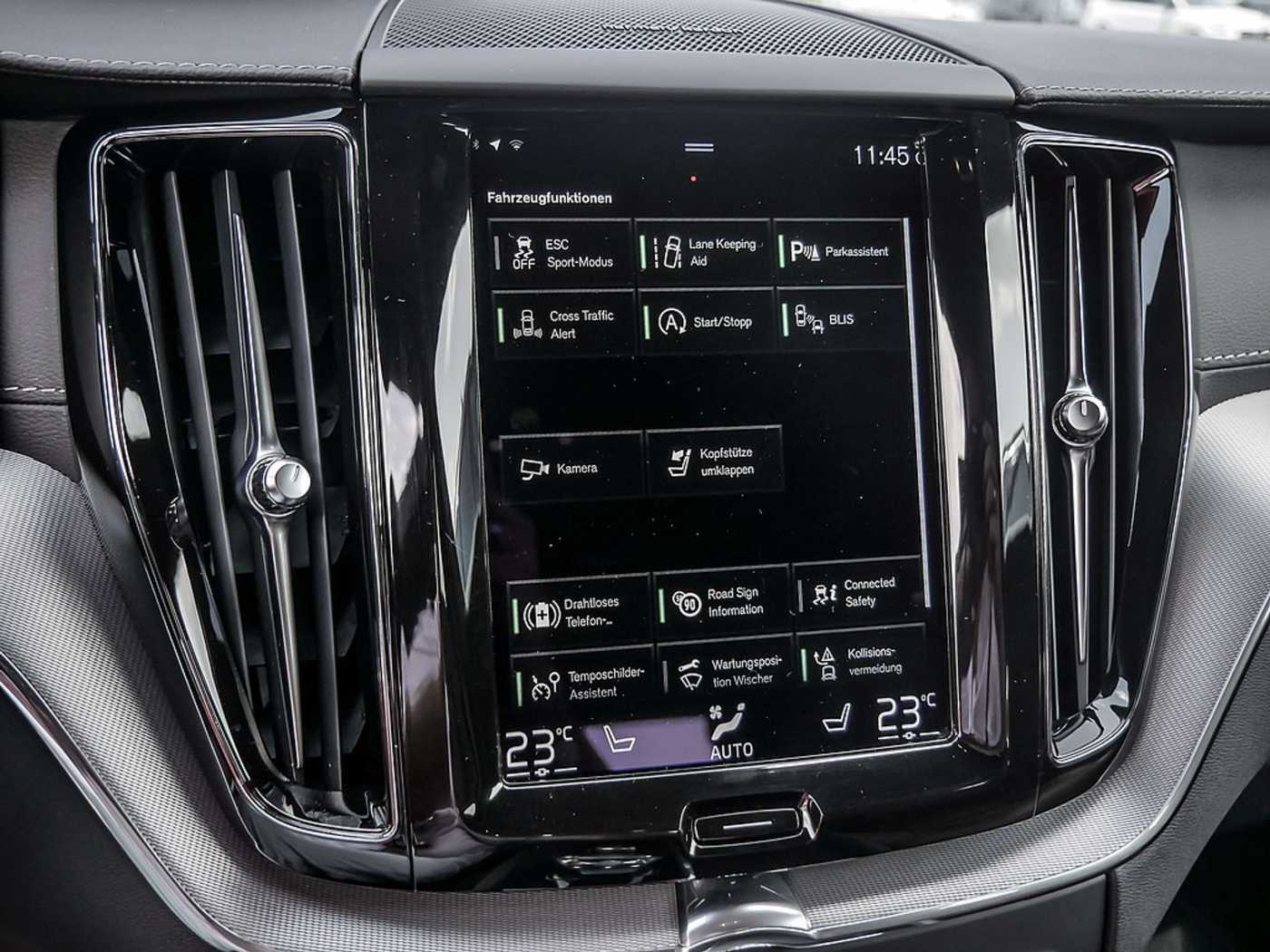 Volvo  B4 Inscription AWD KAMERA H/K NAVI LED