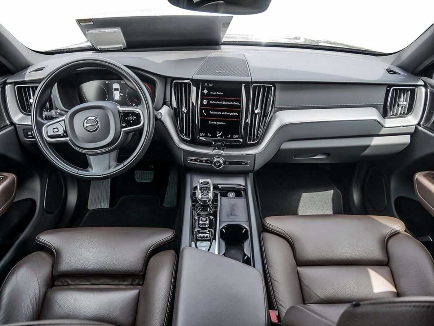 Volvo  B4 Inscription AWD KAMERA H/K NAVI LED