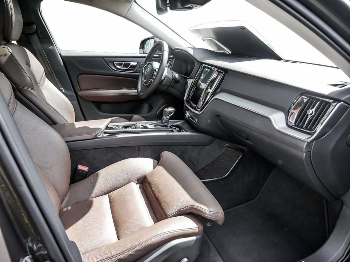 Volvo  T4 Inscription LEDER KAMERA HGSD NAVI LED