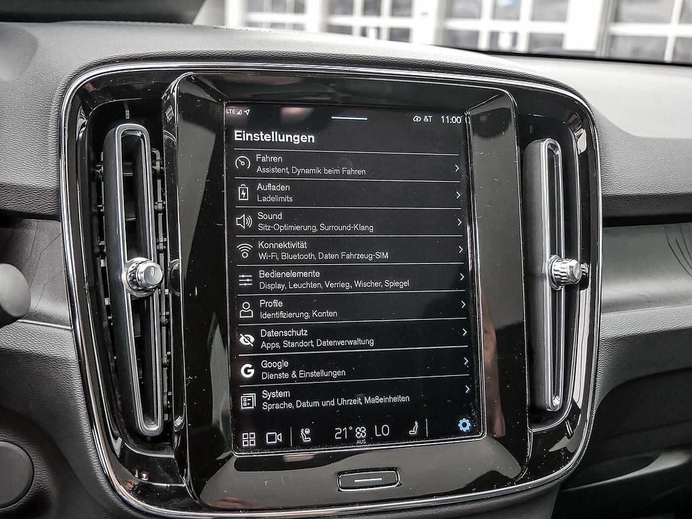 Volvo  1st Edition Recharge Pure Electric AWD