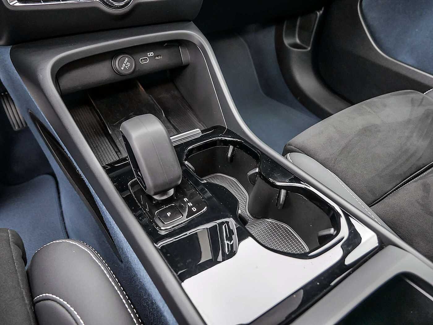 Volvo  1st Edition Recharge Pure Electric AWD