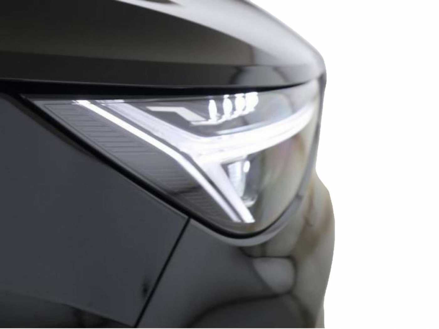 Volvo  2.0 Plus Dark 2WD