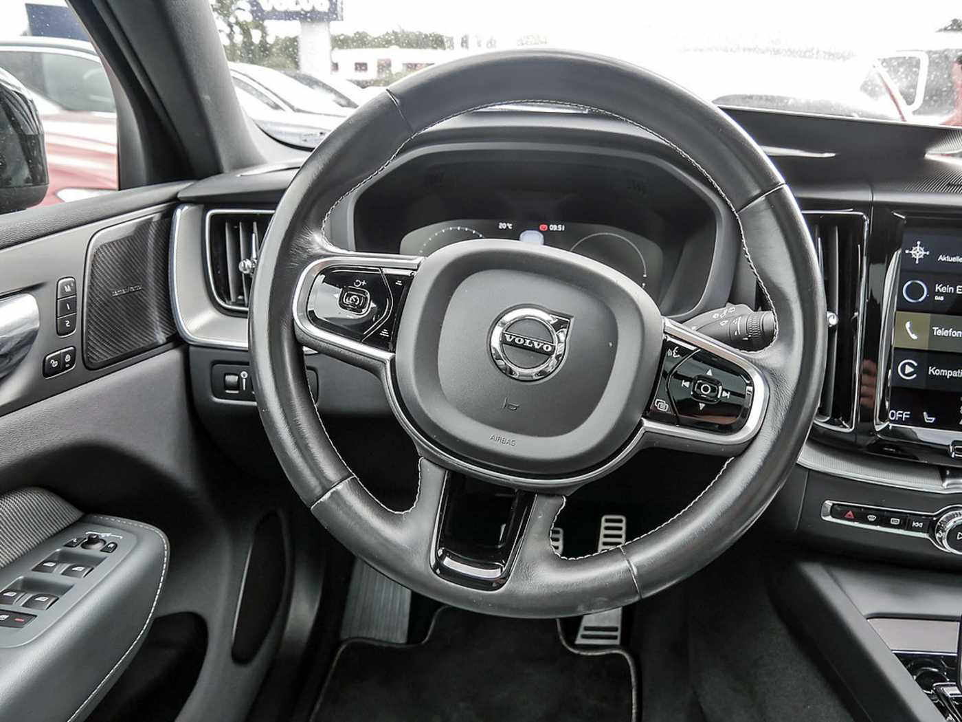 Volvo  T6 R-Design Recharge Plug-In Hybrid AWD