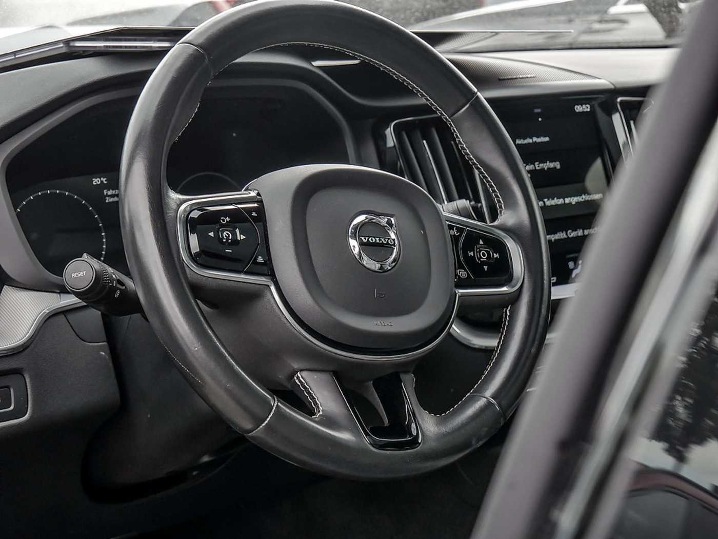 Volvo  T6 R-Design Recharge Plug-In Hybrid AWD