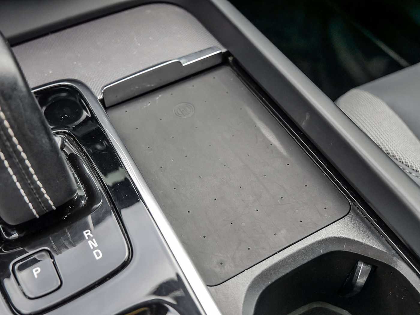 Volvo  T6 R-Design Recharge Plug-In Hybrid AWD