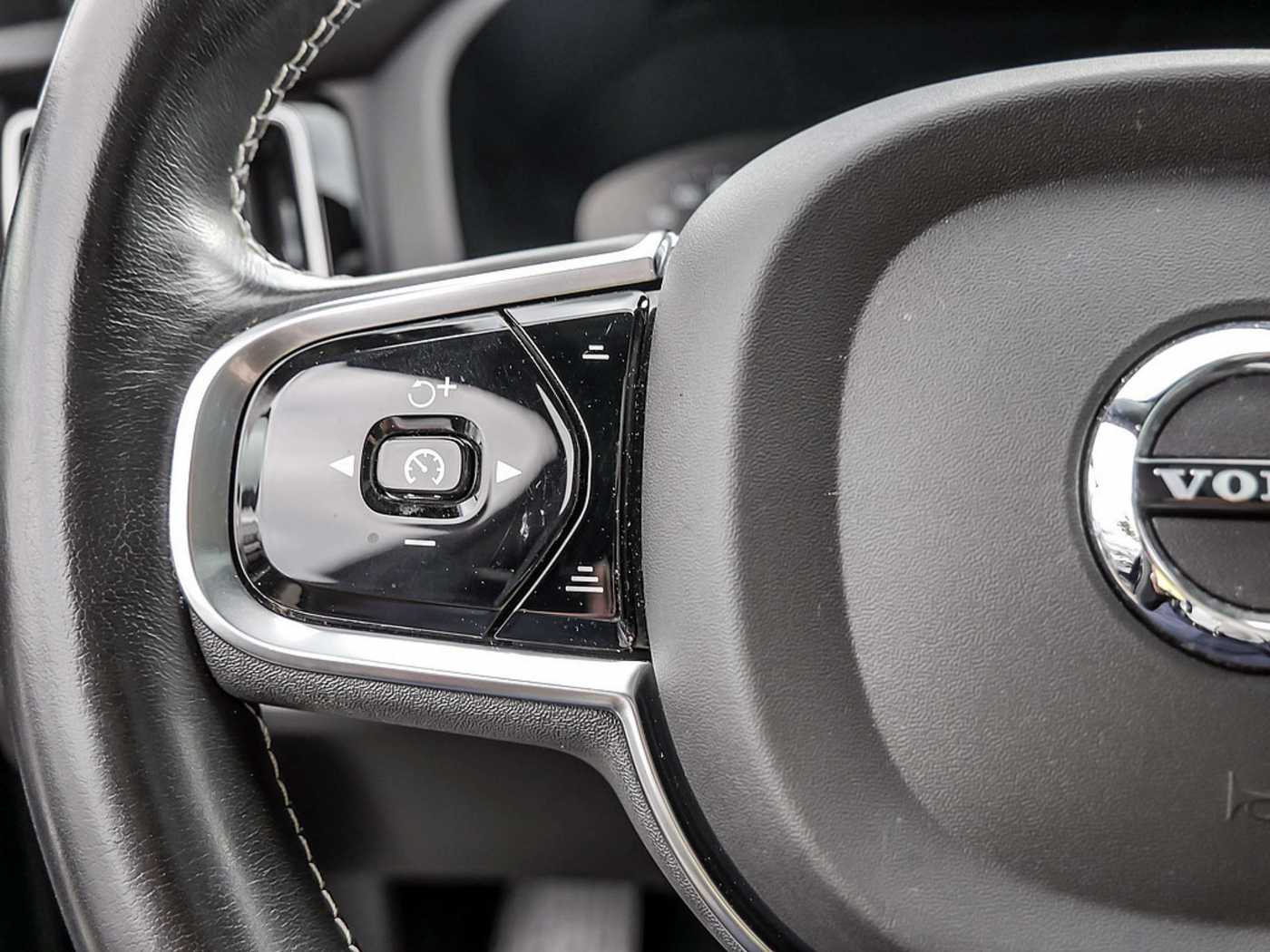 Volvo  T6 R-Design Recharge Plug-In Hybrid AWD