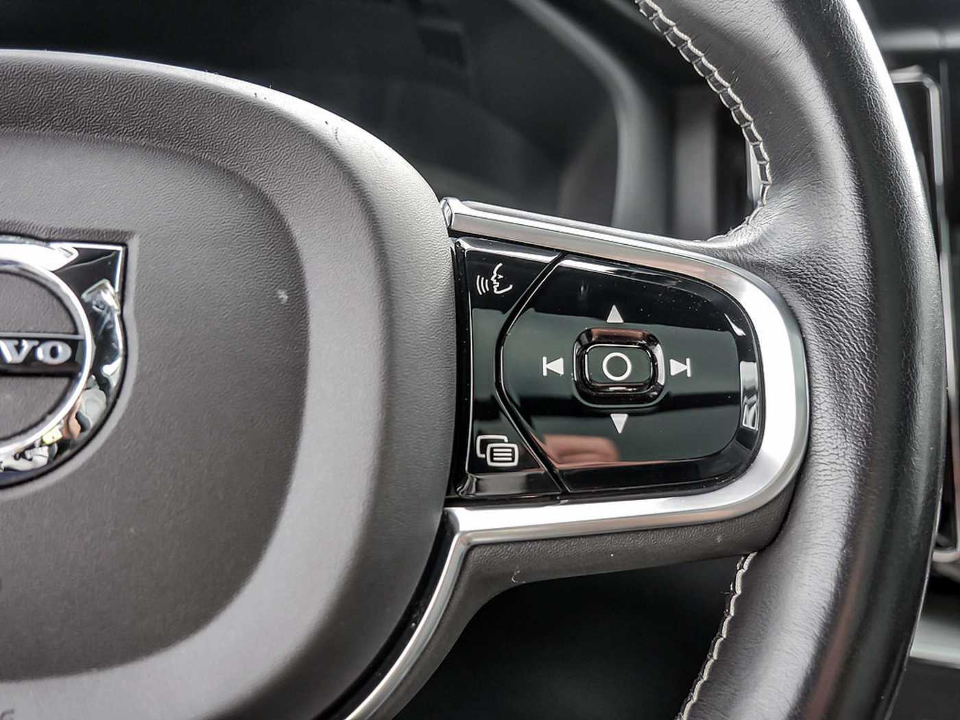 Volvo  T6 R-Design Recharge Plug-In Hybrid AWD