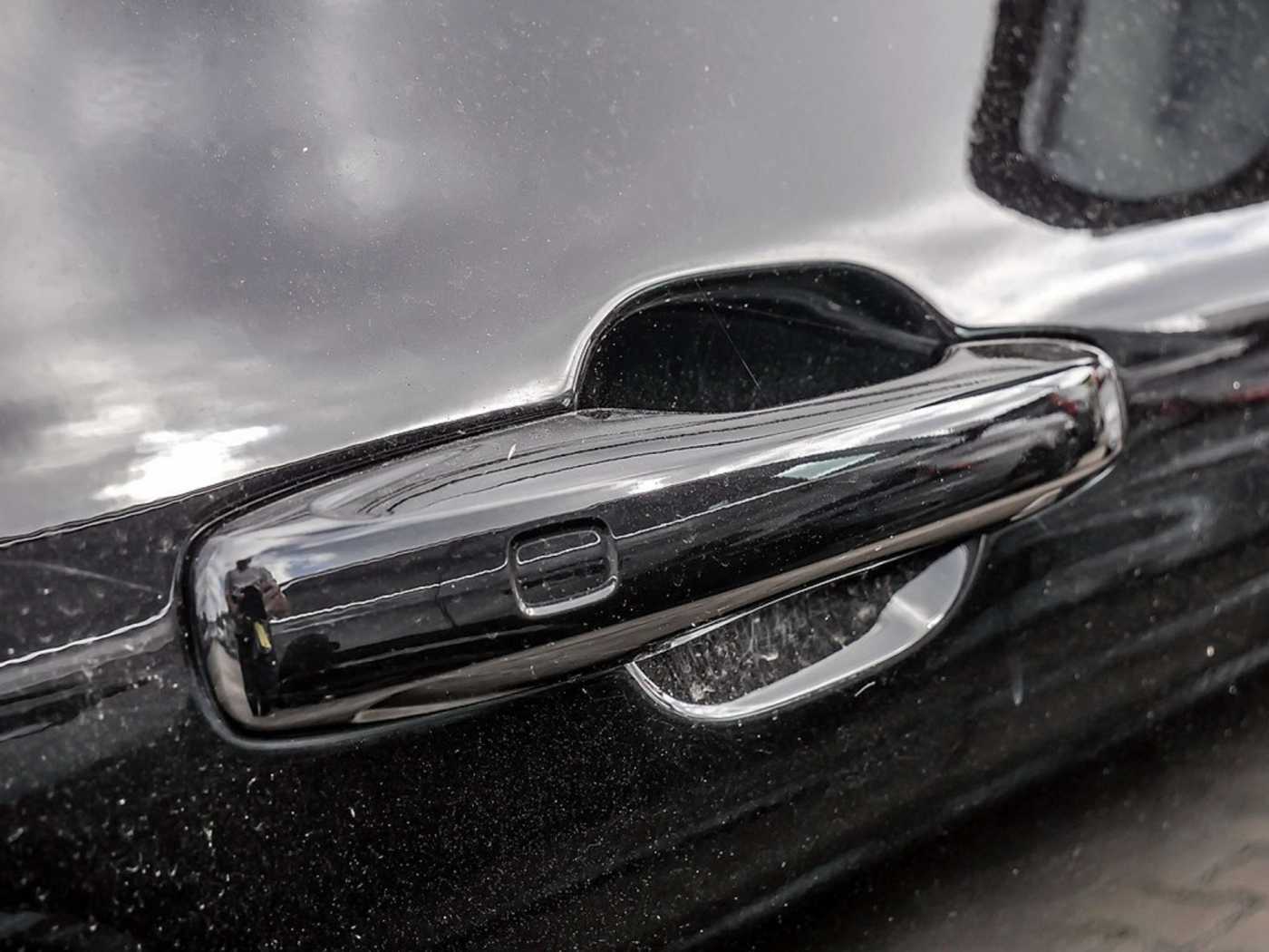 Volvo  T6 R-Design Recharge Plug-In Hybrid AWD