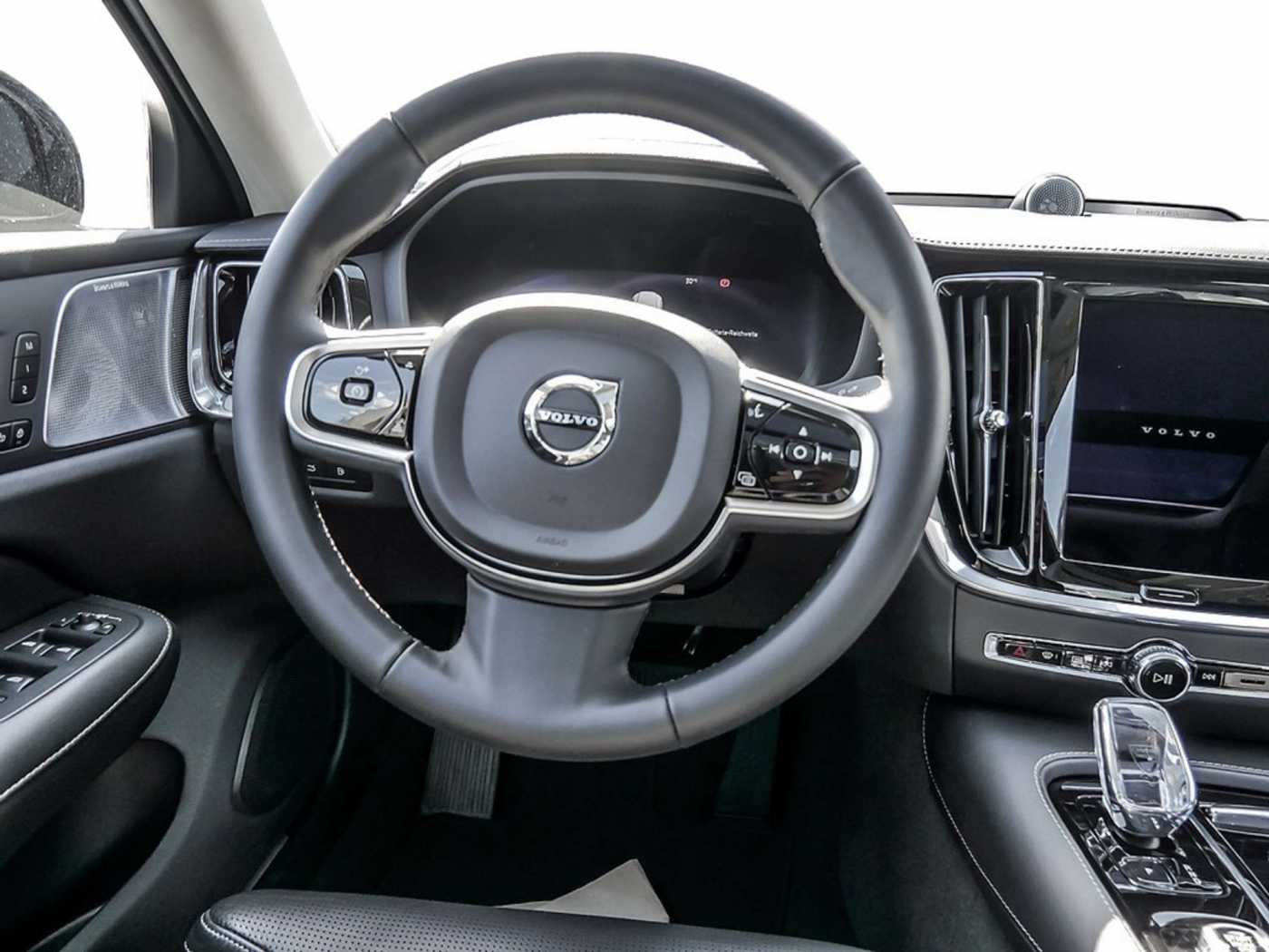 Volvo  T8 AWD Ultimate Dark AWD