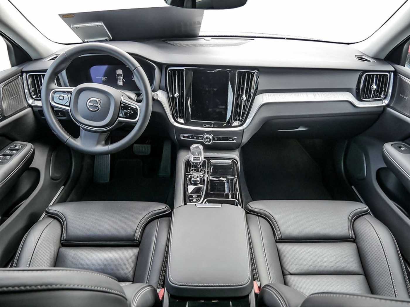 Volvo  Kombi 2.0 Plus Dark Recharge Plug-In Hybrid AWD