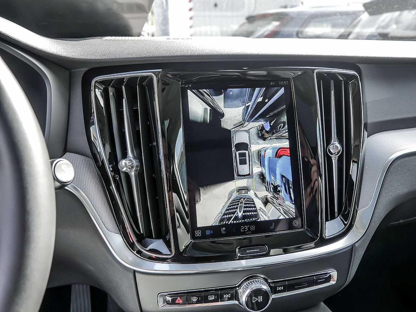 Volvo  Kombi 2.0 Plus Dark Recharge Plug-In Hybrid AWD