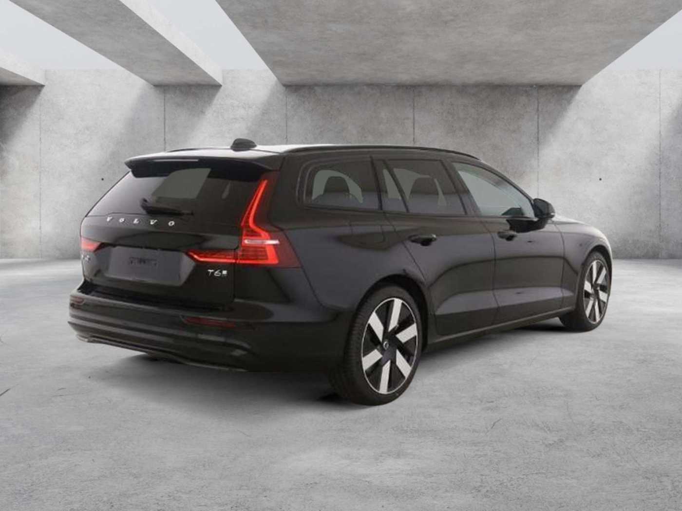 Volvo  T6 Plus Dark Recharge Plug-In Hybrid AWD