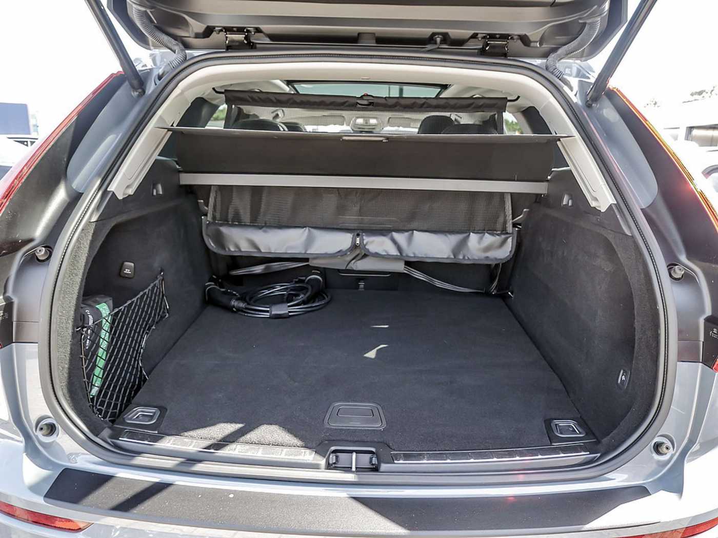 Volvo  2.0 Inscription Expression Recharge Plug-In Hybrid AWD
