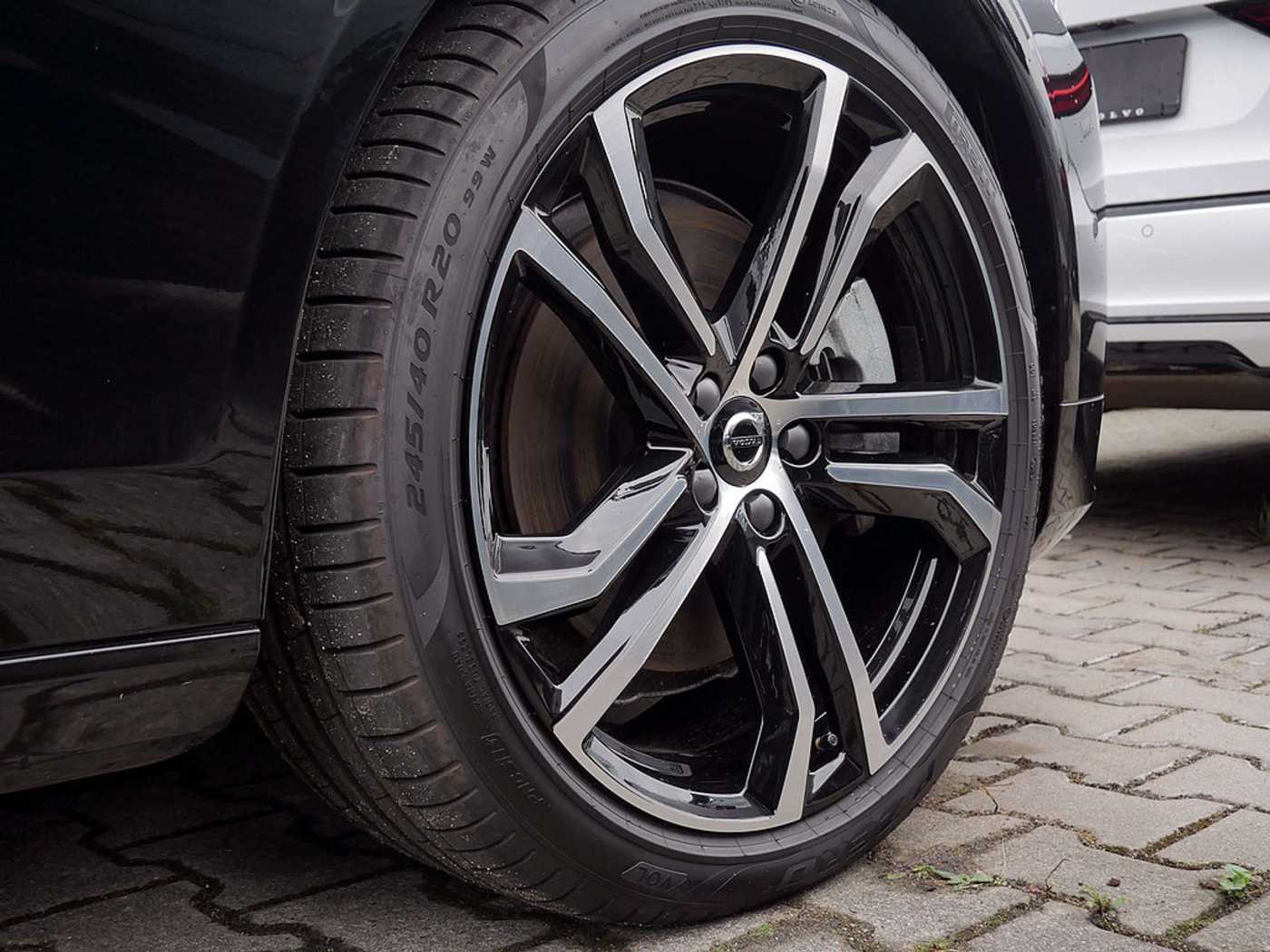 Volvo  T8 PHEV Ultimate Dark AWD