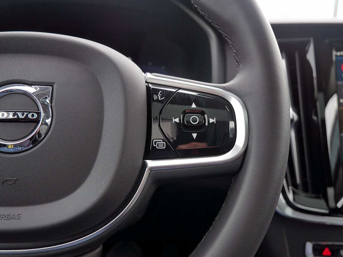 Volvo  T8 PHEV Ultimate Dark AWD