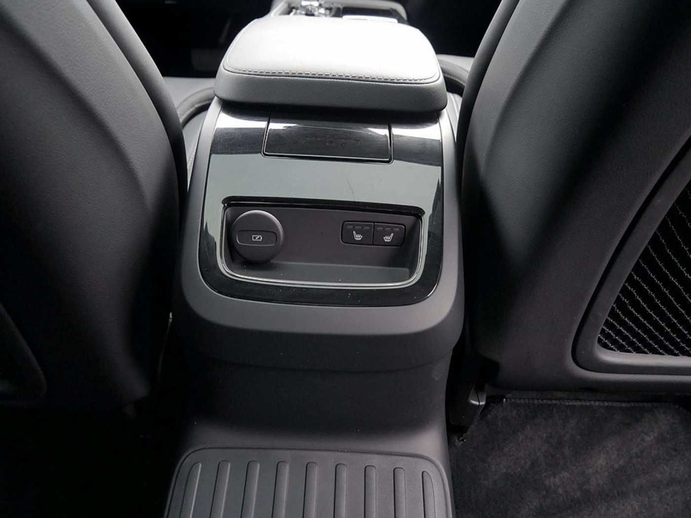 Volvo  T8 PHEV Ultimate Dark AWD