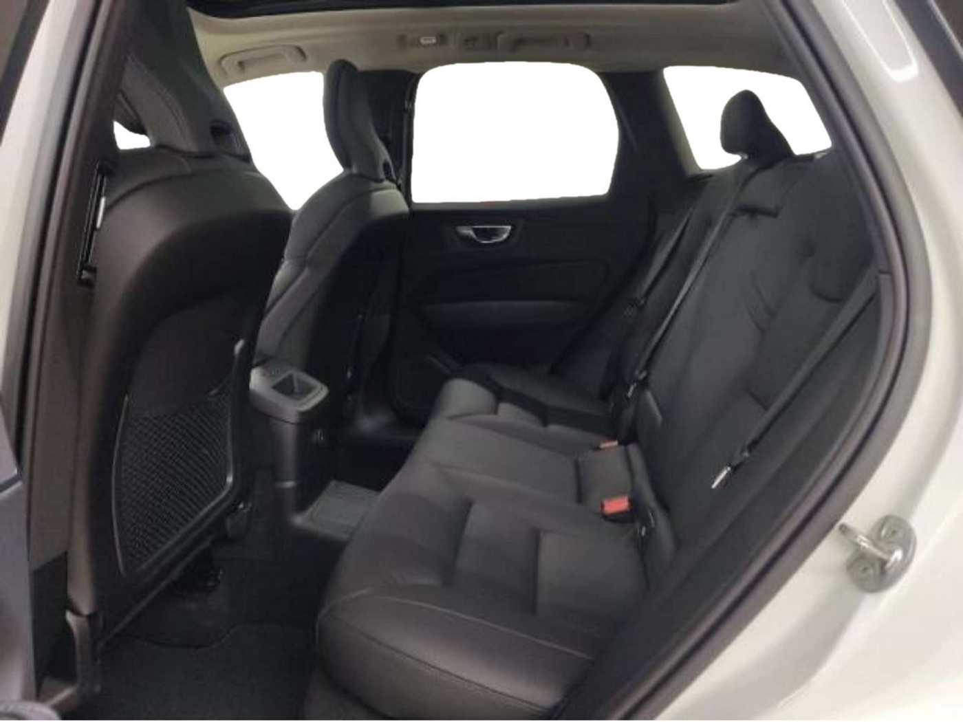 Volvo  T6 Plus Dark Recharge Plug-In Hybrid AWD