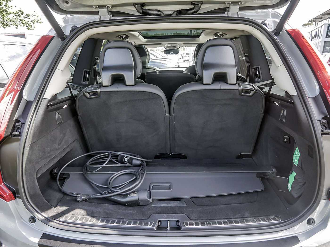 Volvo  2.0 Plus Bright Recharge Plug-In Hybrid AWD