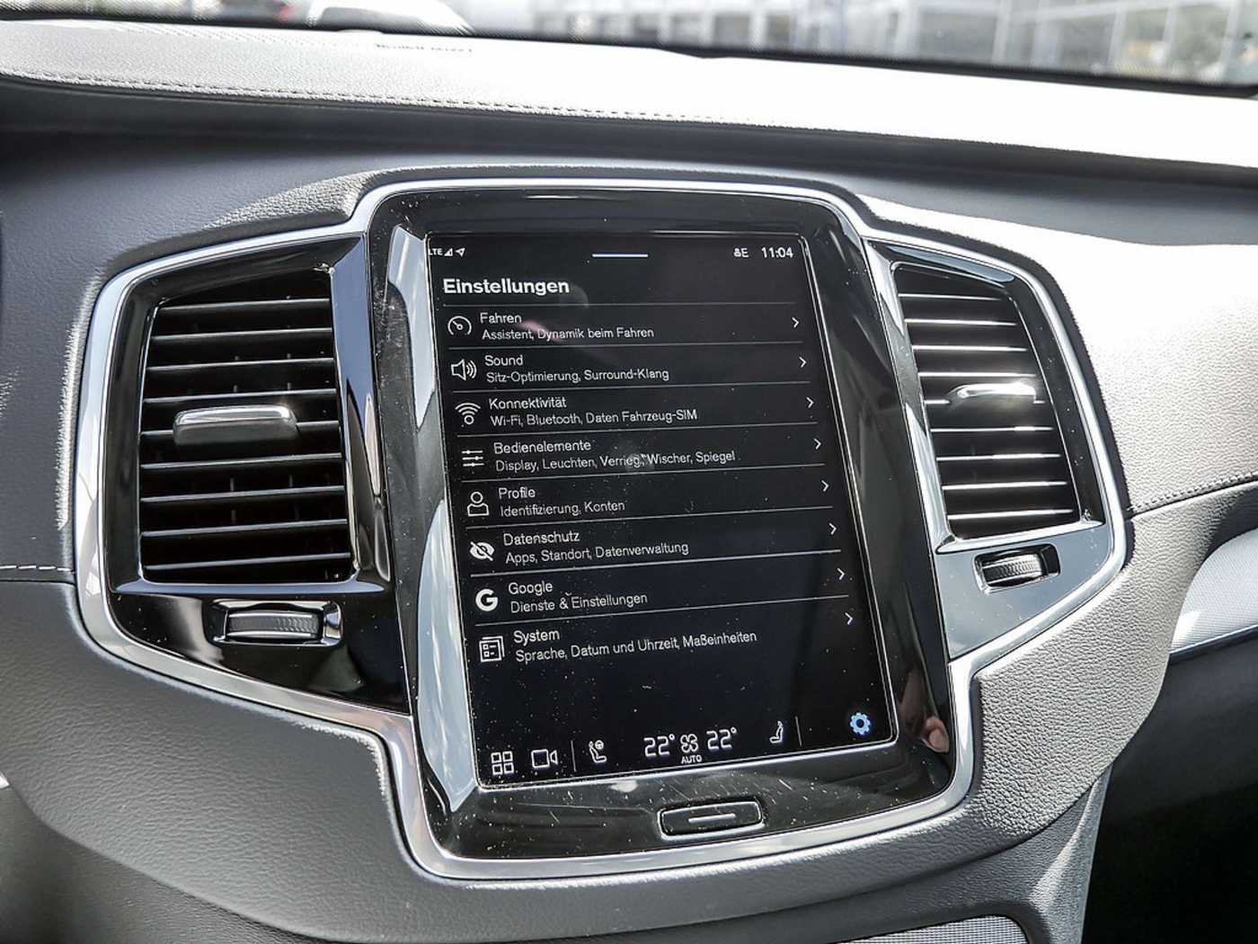Volvo  2.0 Plus Bright Recharge Plug-In Hybrid AWD