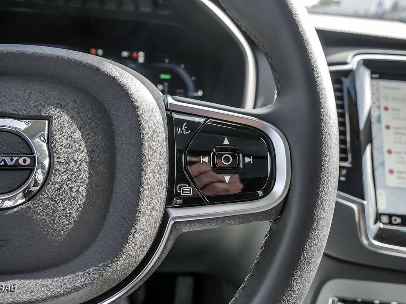Volvo  2.0 Plus Bright Recharge Plug-In Hybrid AWD