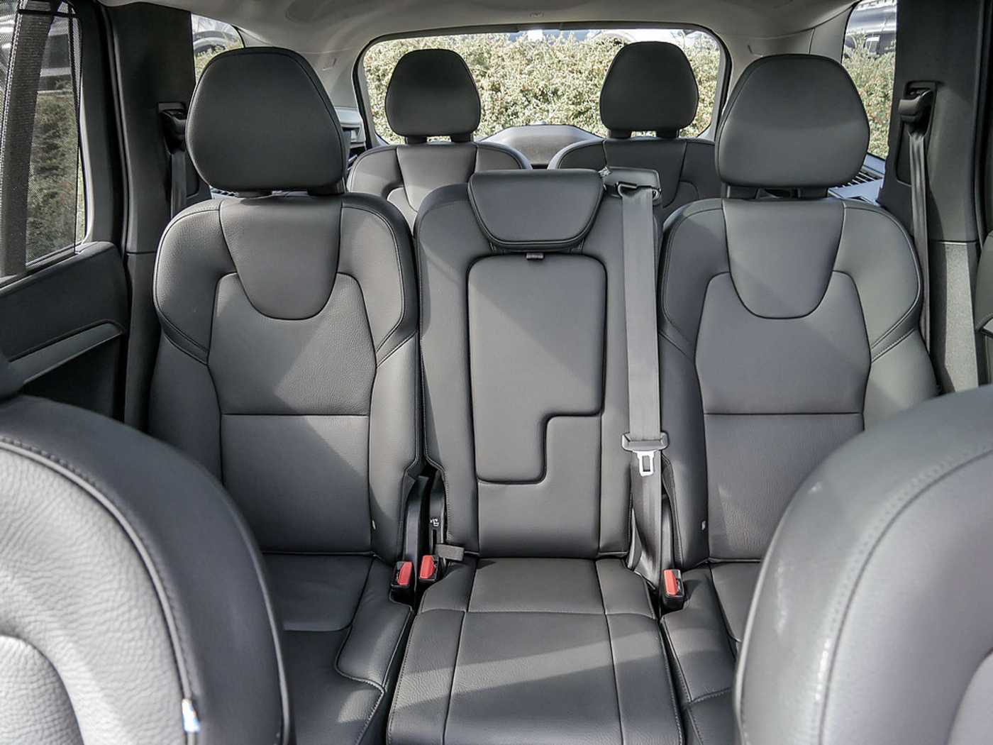 Volvo  2.0 Plus Bright Recharge Plug-In Hybrid AWD