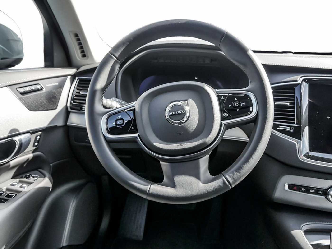 Volvo  2.0 Plus Bright Recharge Plug-In Hybrid AWD
