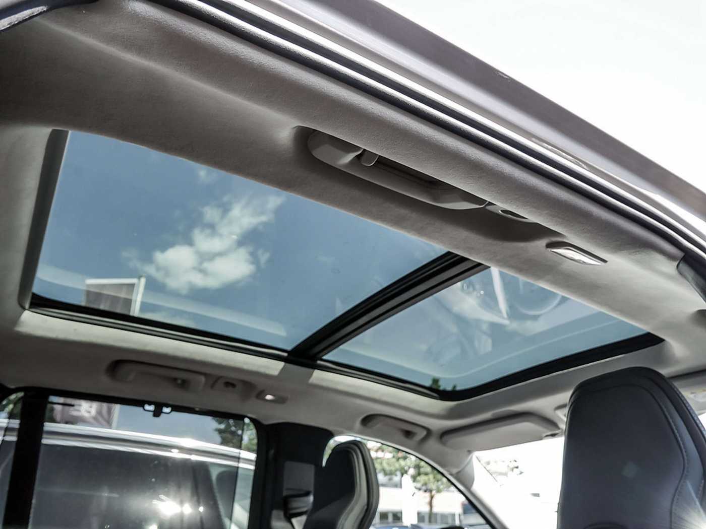 Volvo  T8 Ultra Dark Plug-In Hybrid AWD