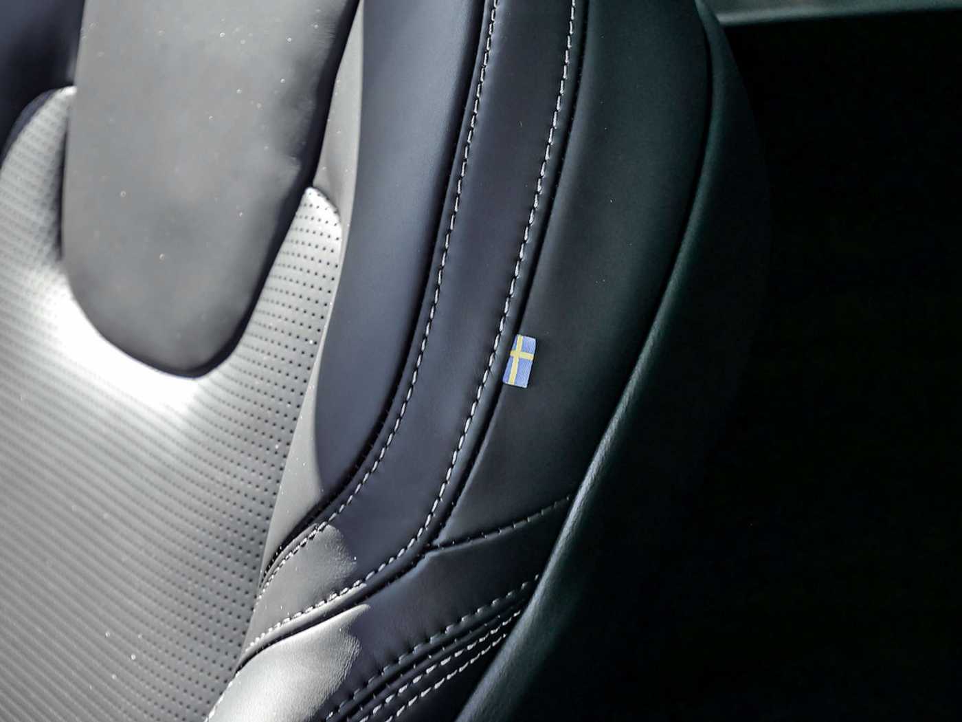 Volvo  T8 Ultra Dark Plug-In Hybrid AWD
