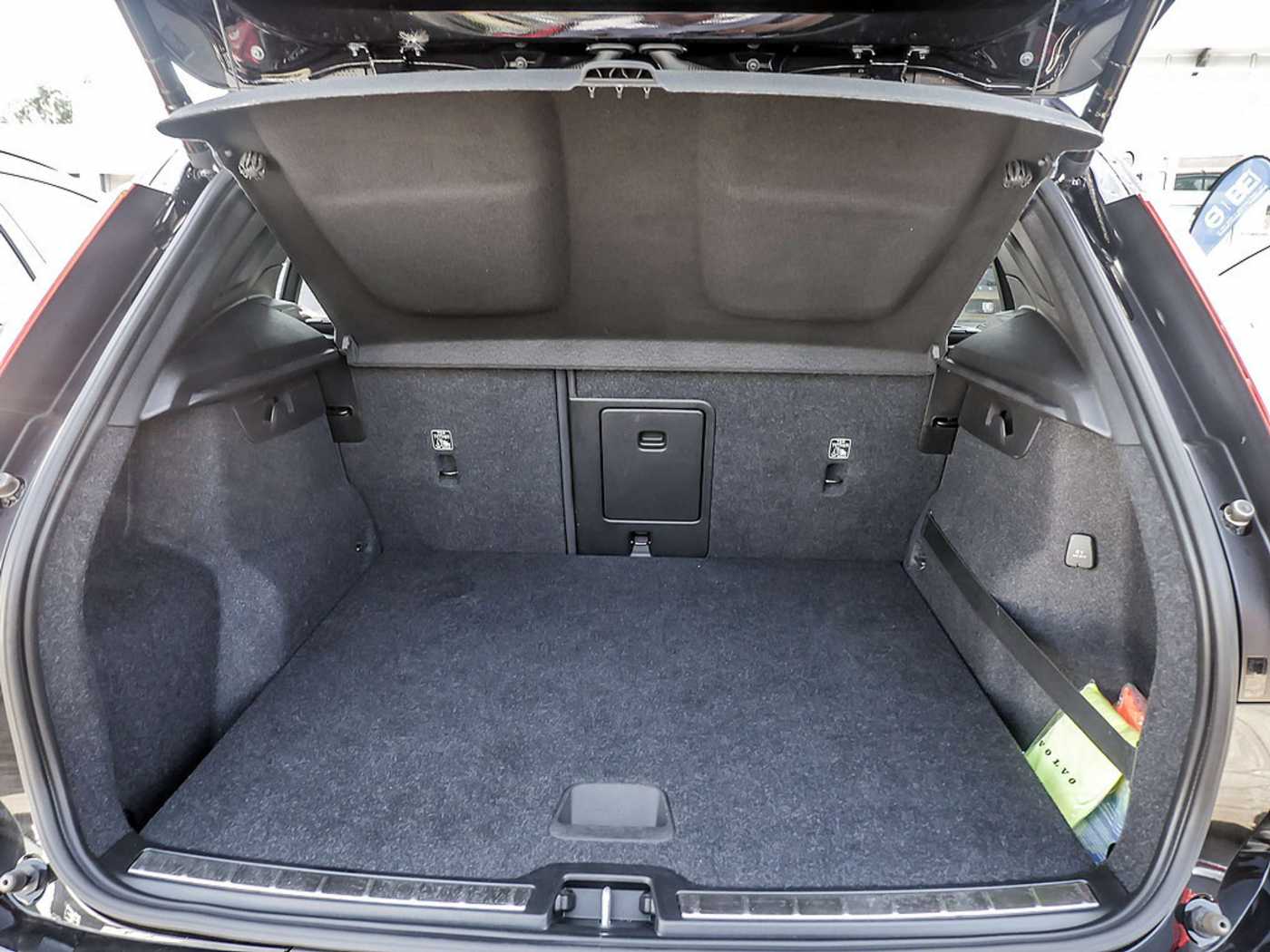 Volvo  T5 Recharge R-Design