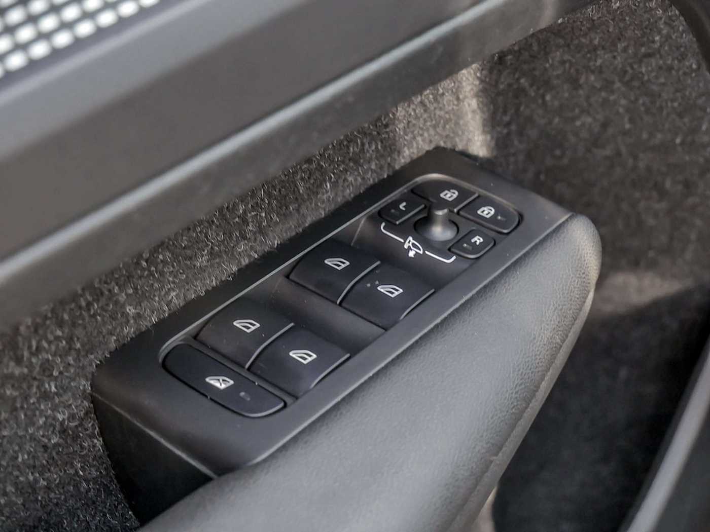 Volvo  T5 Recharge R-Design