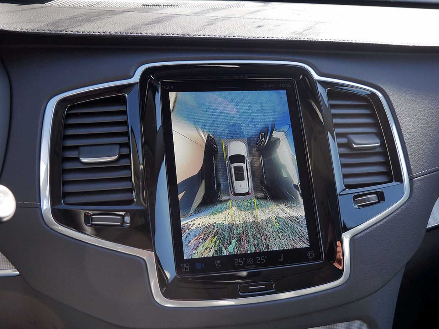 Volvo  2.0 Plus Bright Recharge Plug-In Hybrid AWD