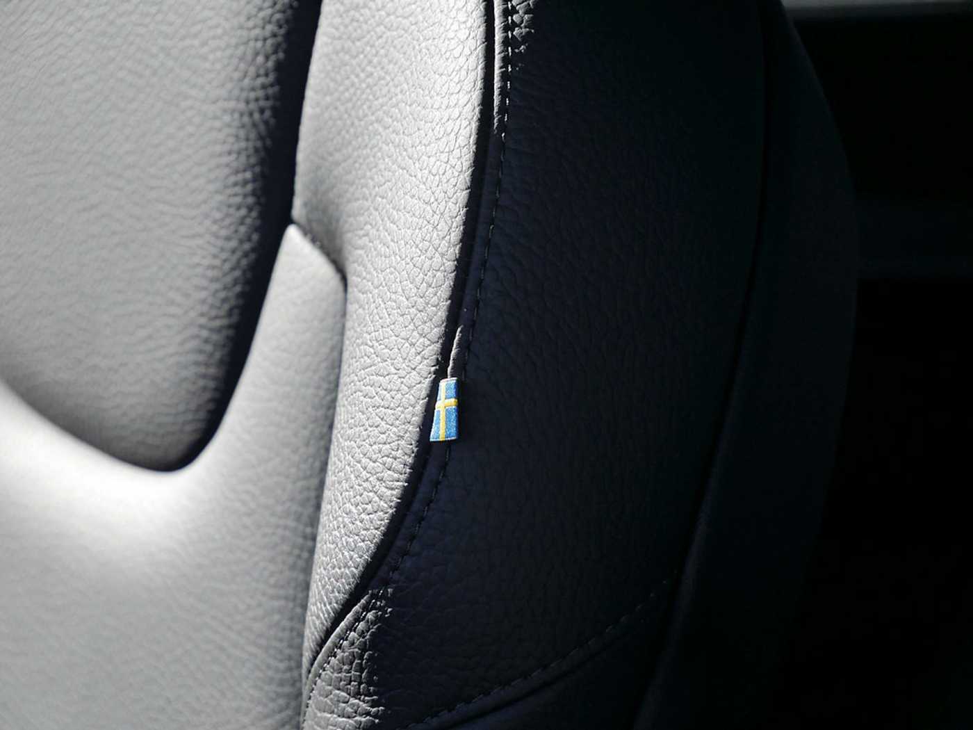 Volvo  2.0 Plus Bright Recharge Plug-In Hybrid AWD