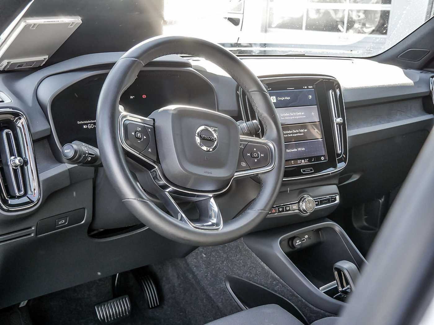Volvo  Core Recharge Pure Electric AWD SHZ LED