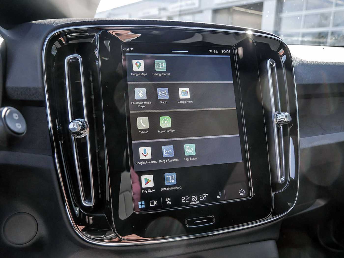 Volvo  Core Recharge Pure Electric AWD SHZ LED