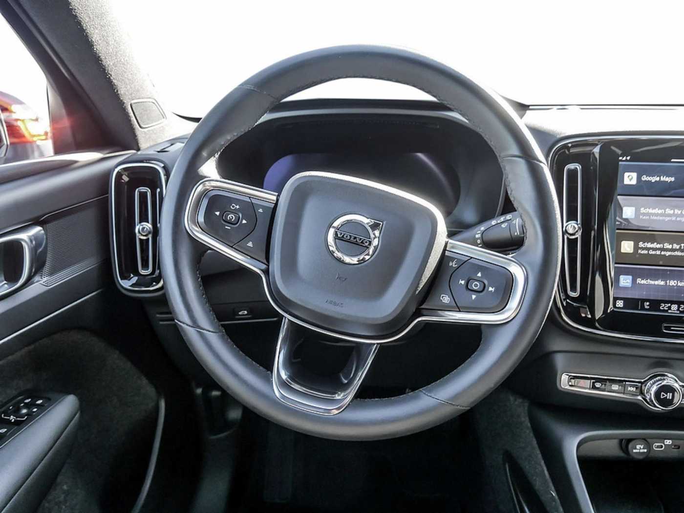 Volvo  Core Recharge Pure Electric AWD SHZ LED