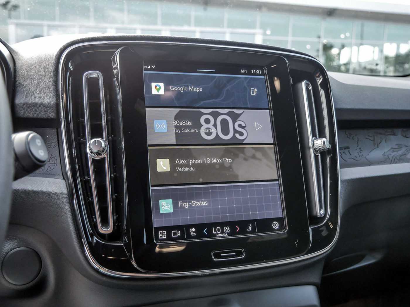 Volvo  Core Recharge Pure Electric AWD SHZ LED