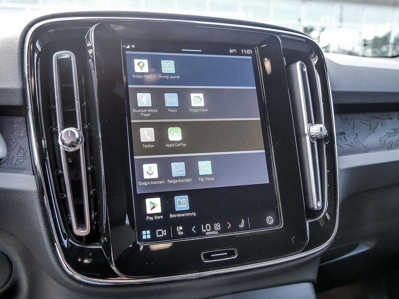 Volvo  Core Recharge Pure Electric AWD SHZ LED