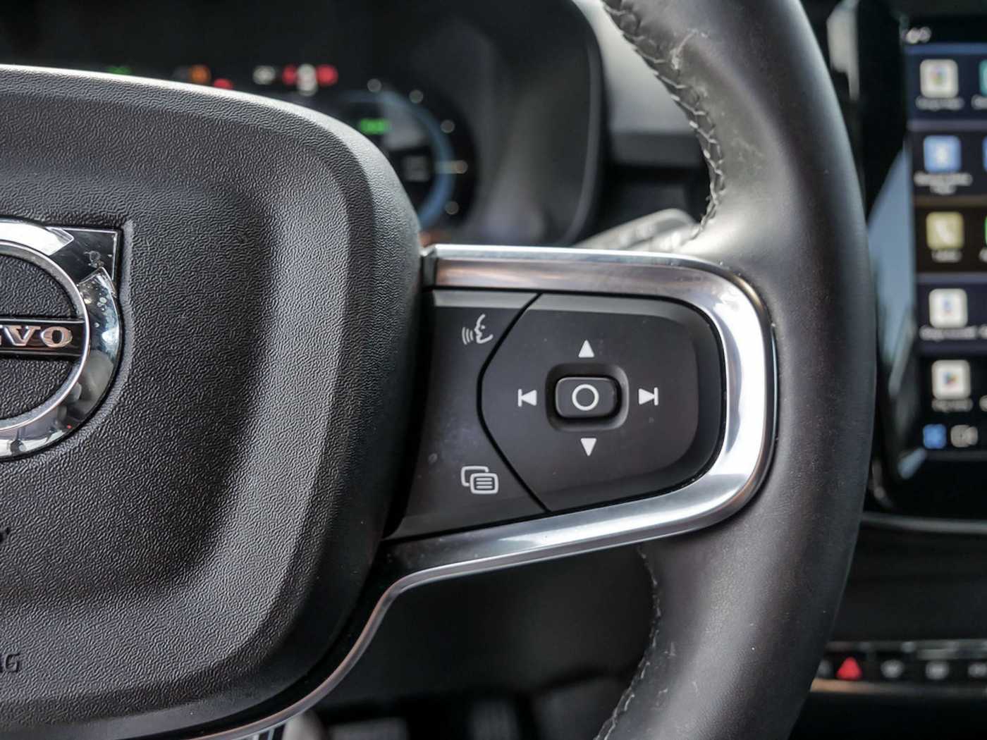 Volvo  Core Recharge Pure Electric AWD SHZ LED