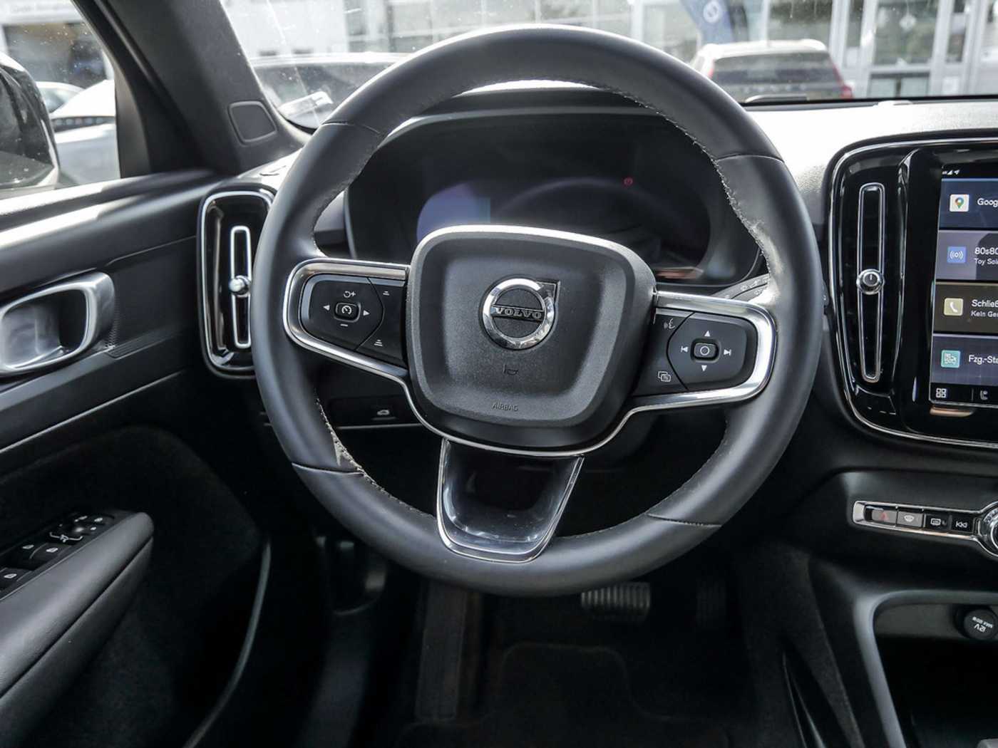 Volvo  Core Recharge Pure Electric AWD SHZ LED