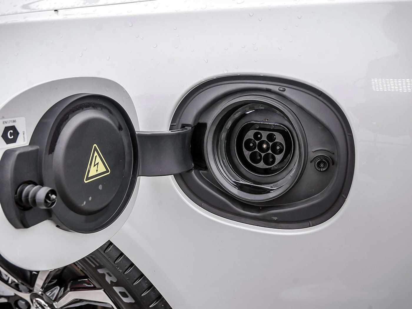 Volvo  Recharge T6 AWD R-Design Expression Plug-