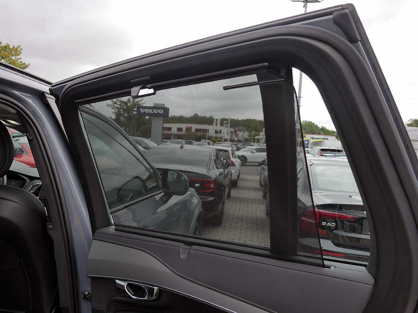Volvo  T8 Plus Dark Recharge Plug-In Hybrid AWD