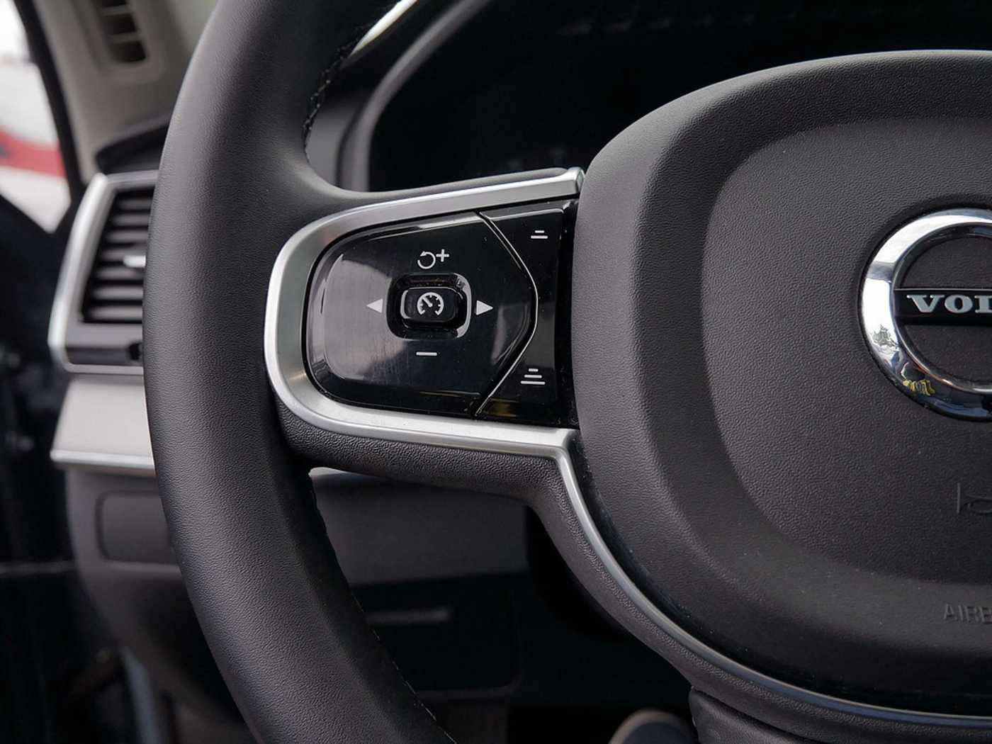 Volvo  T8 Plus Dark Recharge Plug-In Hybrid AWD