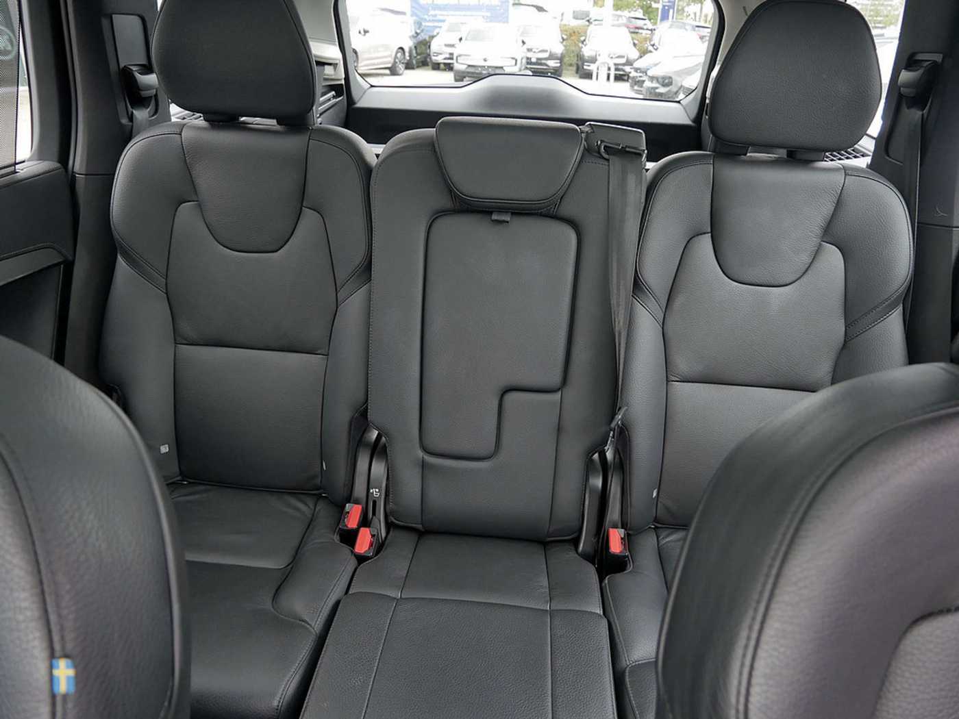 Volvo  T8 Plus Dark Recharge Plug-In Hybrid AWD