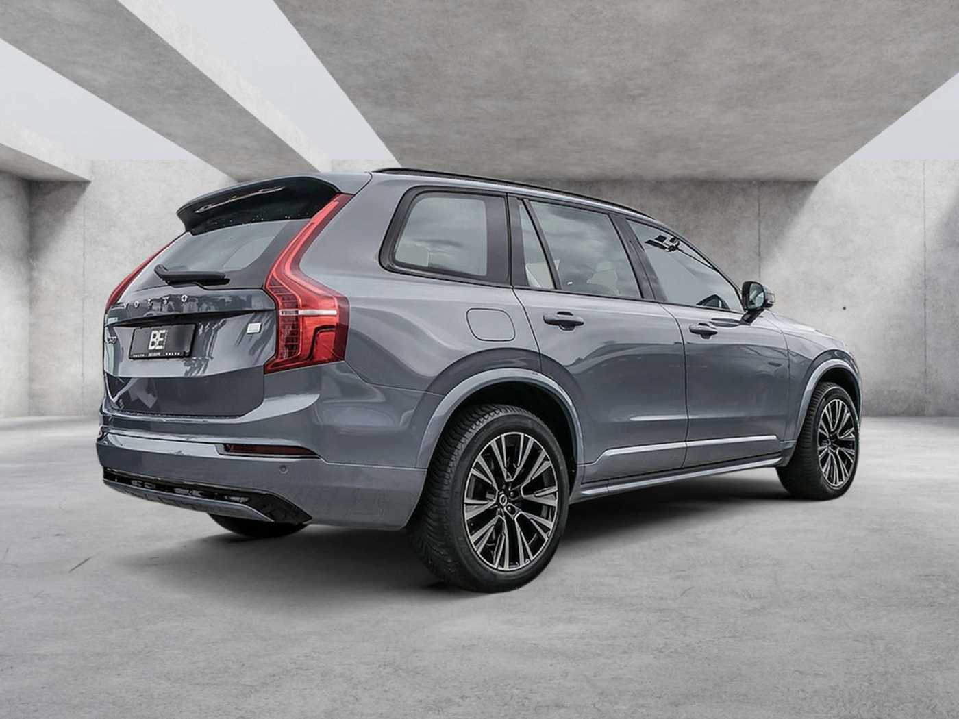 Volvo  T8 Plus Dark Recharge Plug-In Hybrid AWD